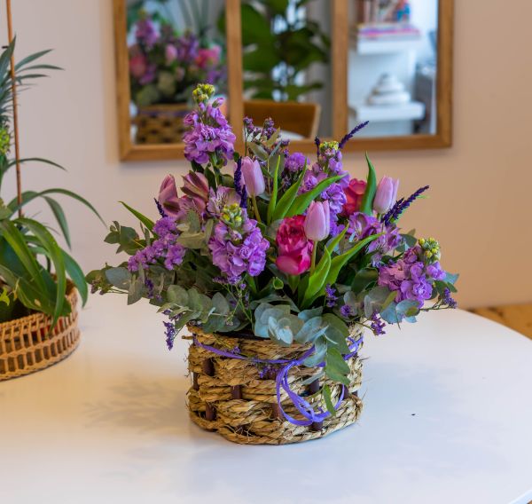 Cesta de flores variadas