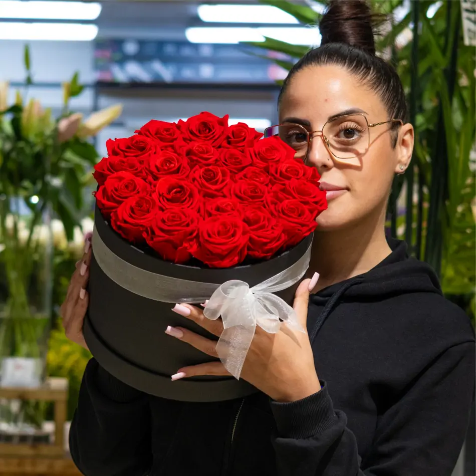 Caja de 24 rosas preservadas