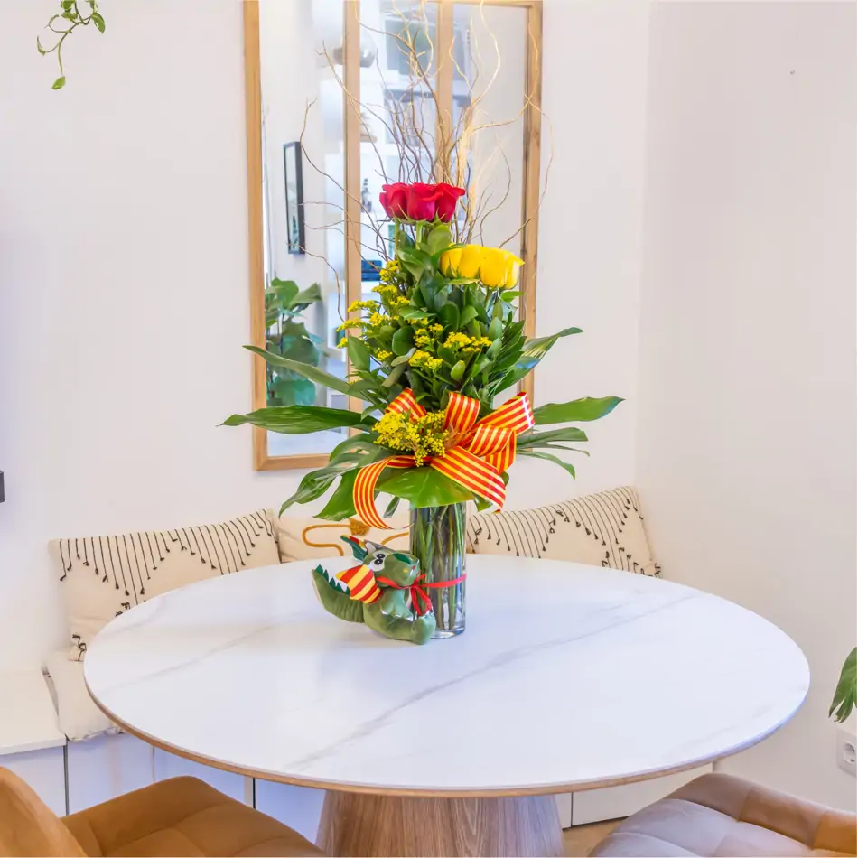 Cilindro de 10 Rosas con Dragón