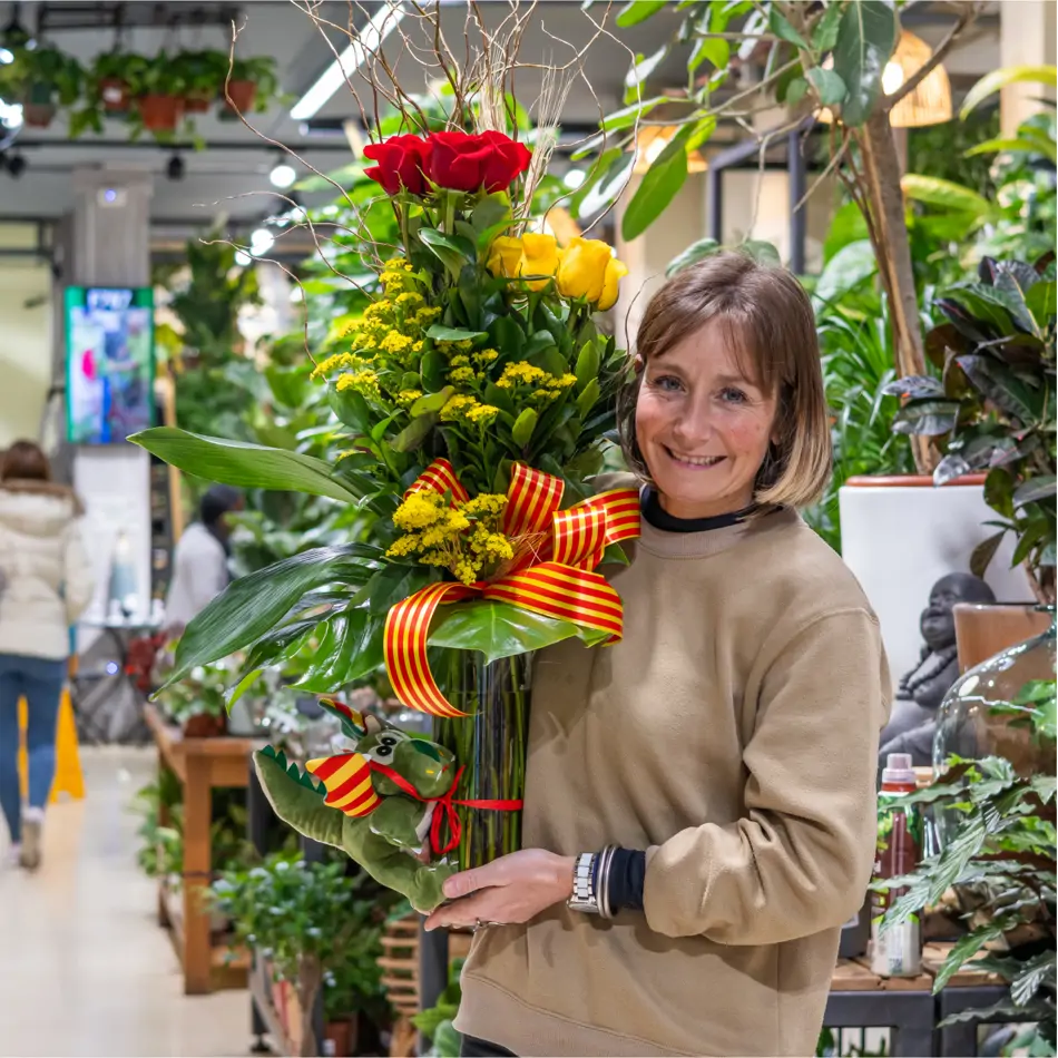 Cilindro de 10 Rosas con Dragón