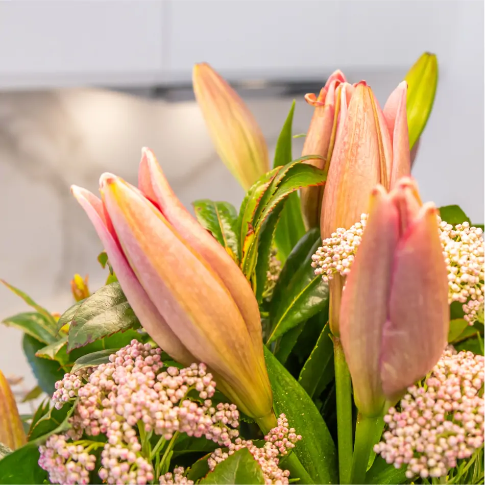 Jarrón de lilium Luz Serena