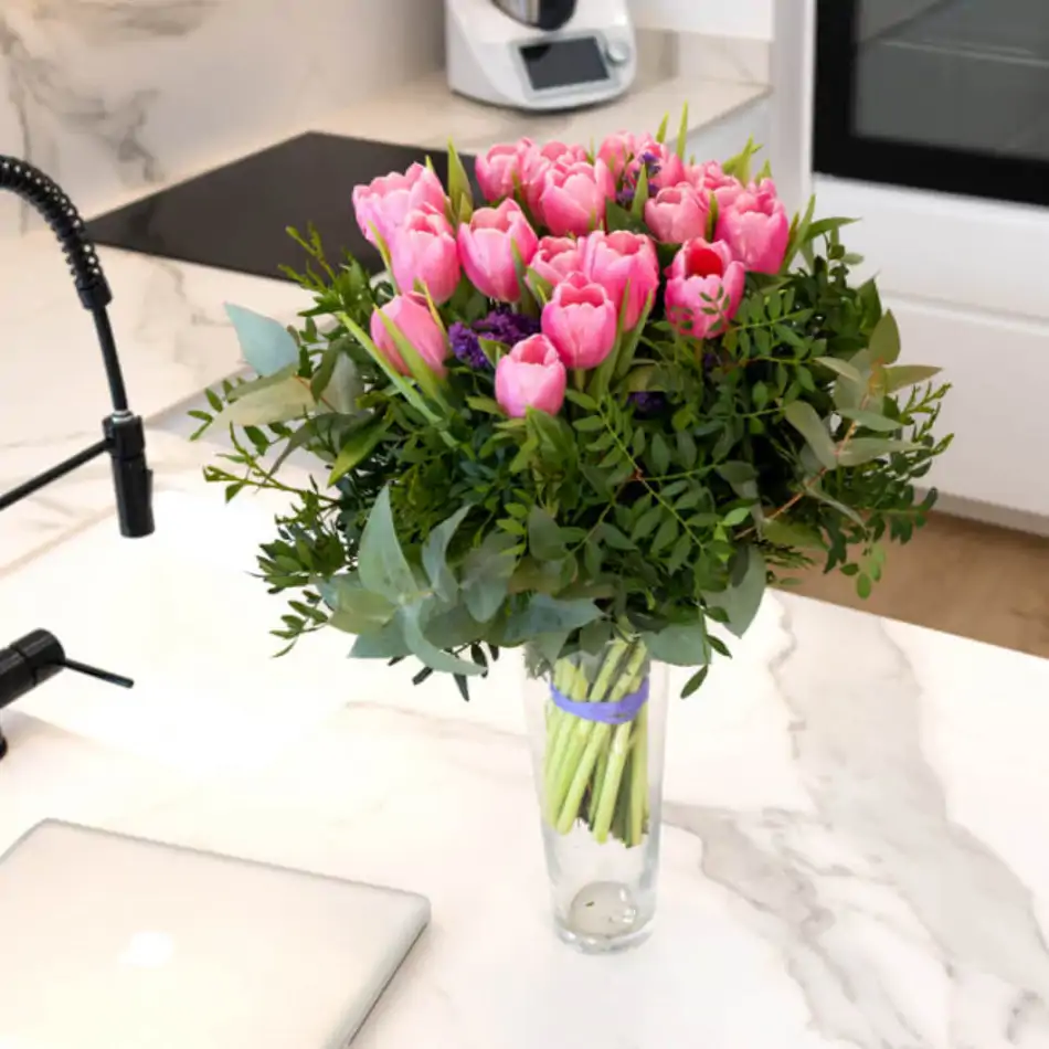 Ramo de tulipanes tonos rosados lilosos